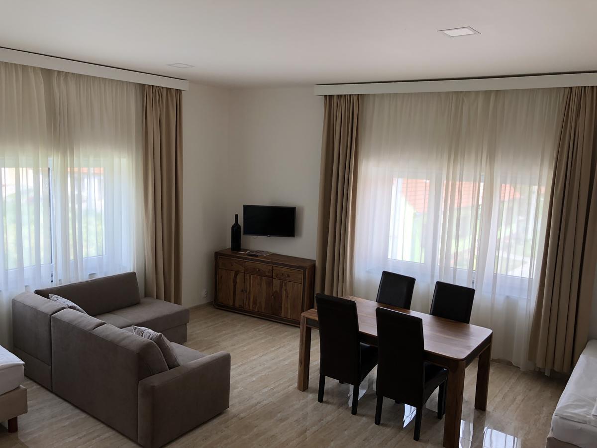 Apartman Za Radnici Valtice Exterior foto